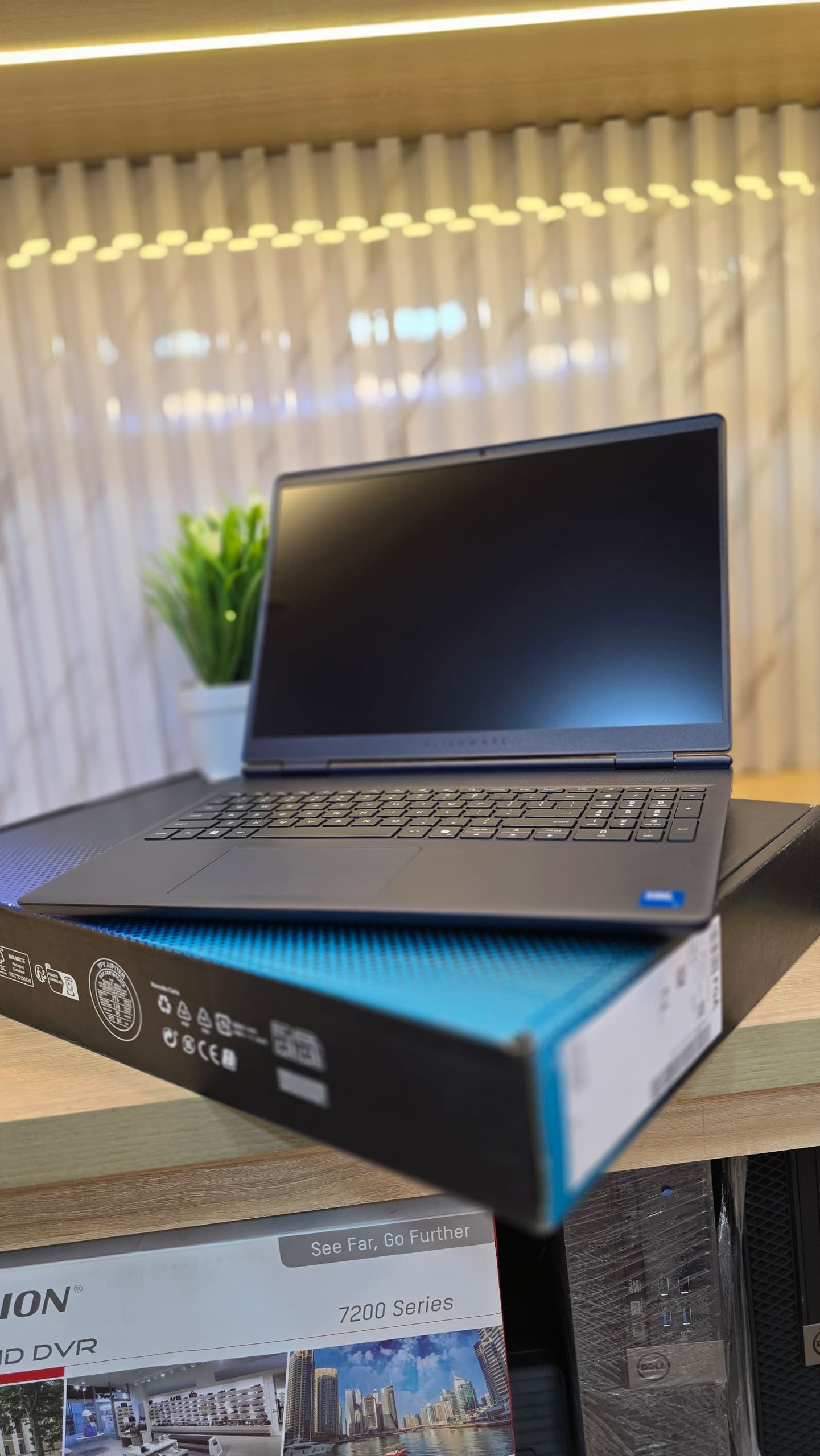 Apple laptop